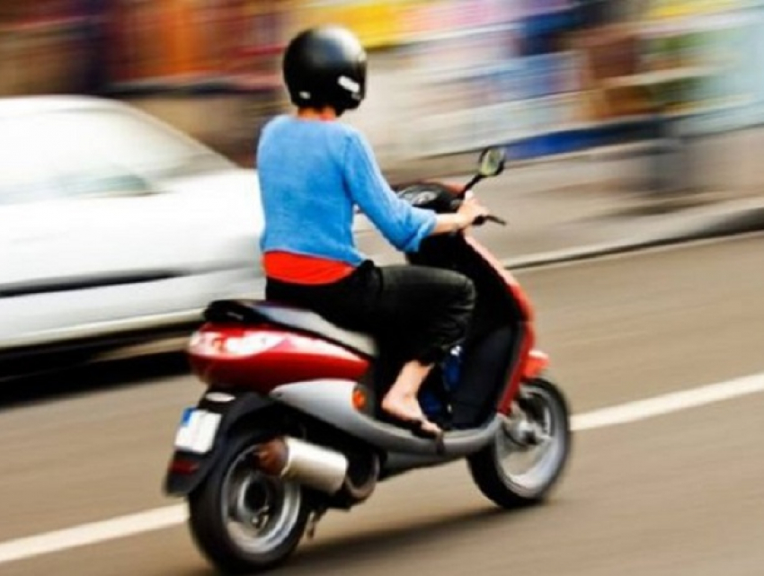 Водителям скутеров вскоре будет запрещено выезжать на дорогу без прав