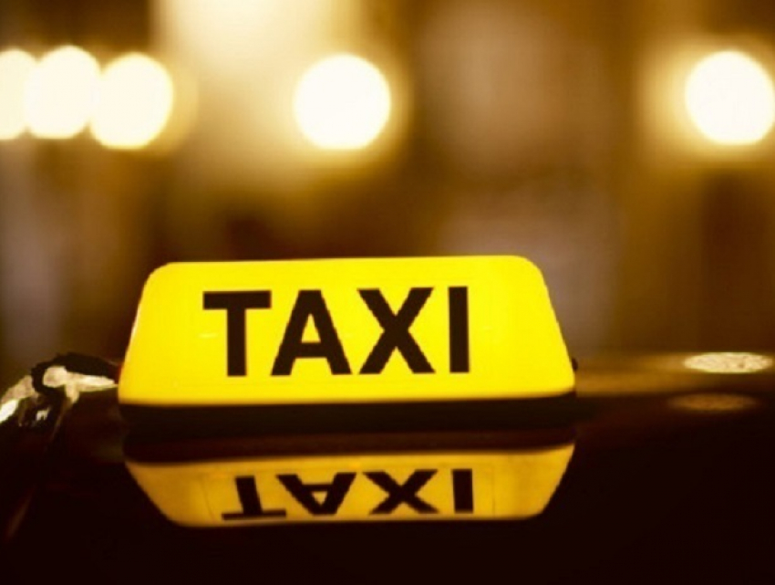 Молодые люди ограбили таксиста в Кишиневе