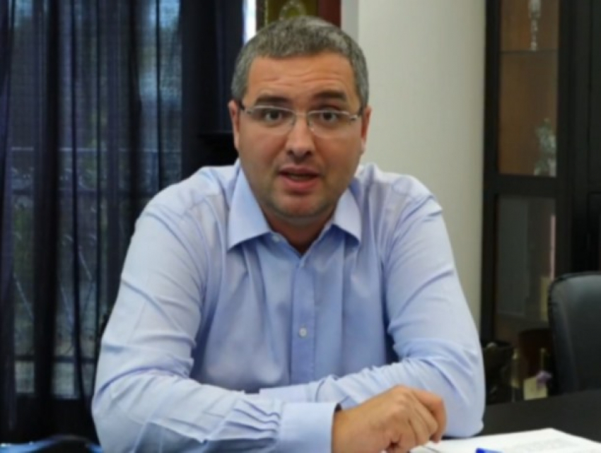 Как Усатый может возражать против коррупции, если он сам того поля ягода?! - мнение