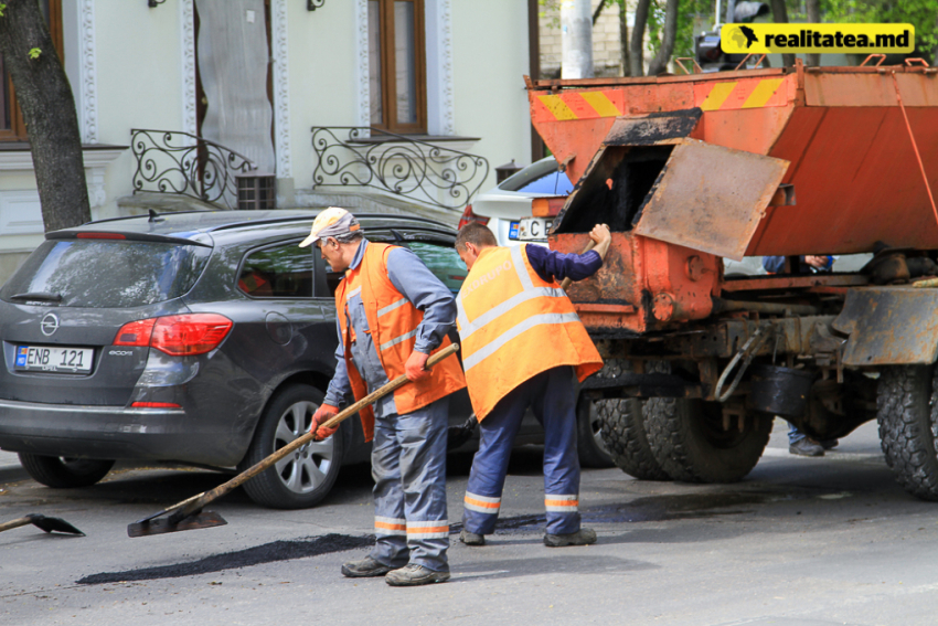 За два дня до Пасхи примэрия столицы «вспомнила» о ямах на дорогах
