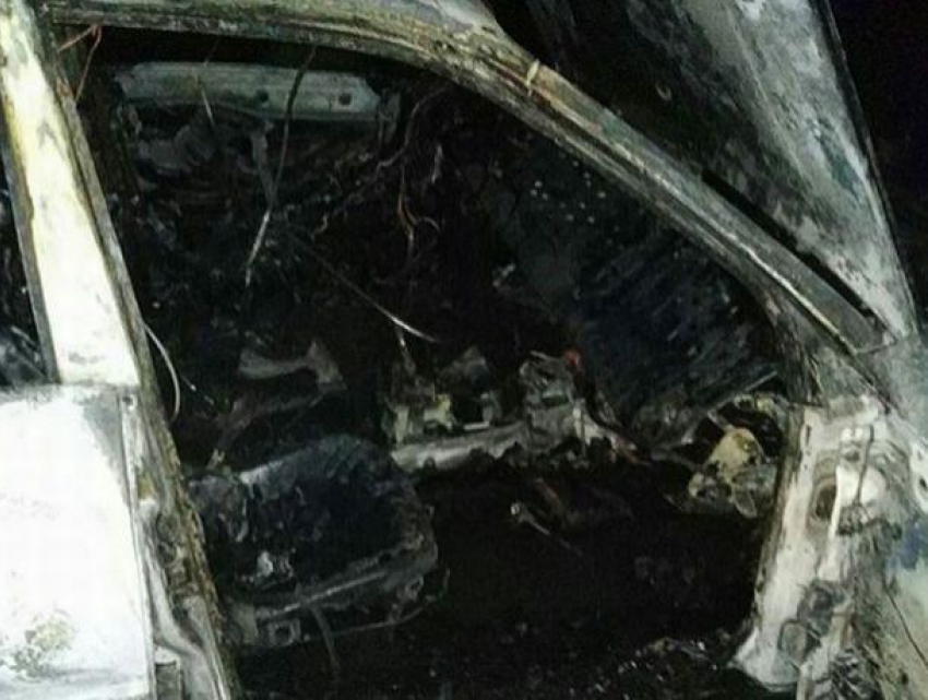 В Дубоссарах такси с пассажирами загорелось сразу после поездки