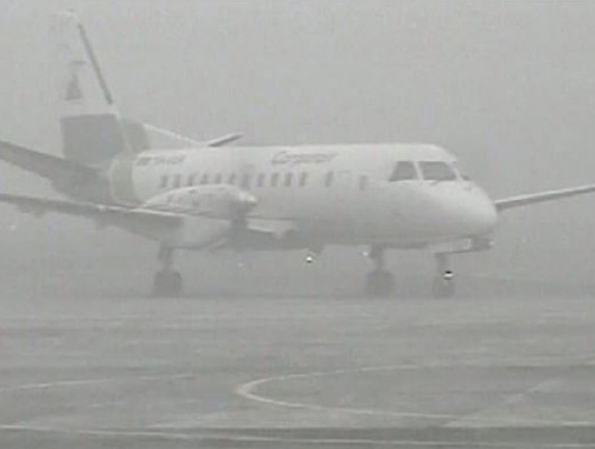Несколько авиарейсов отменили в аэропорту Кишинева из-за плотного тумана 