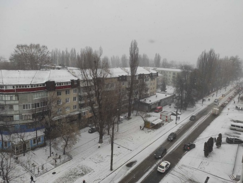 Дождались! В Кишиневе выпал первый снег этой зимы