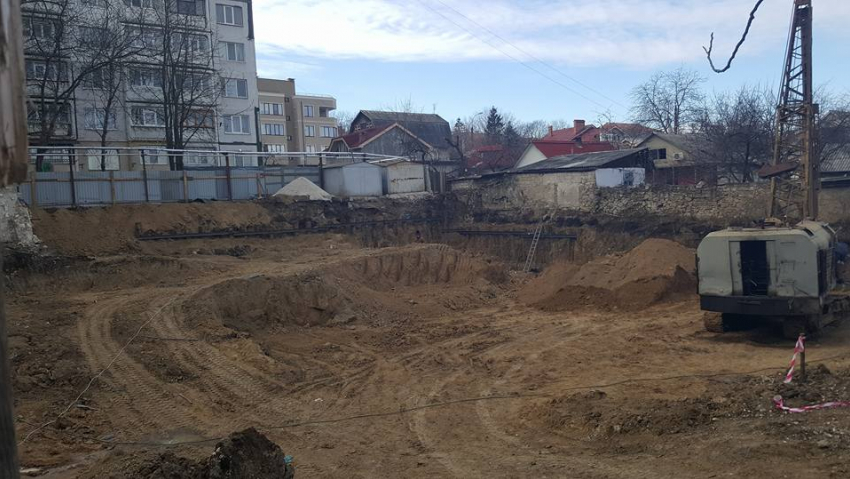 Фирма, близкая брату Дорина Киртоакэ, вновь затеяла незаконное опасное строительство