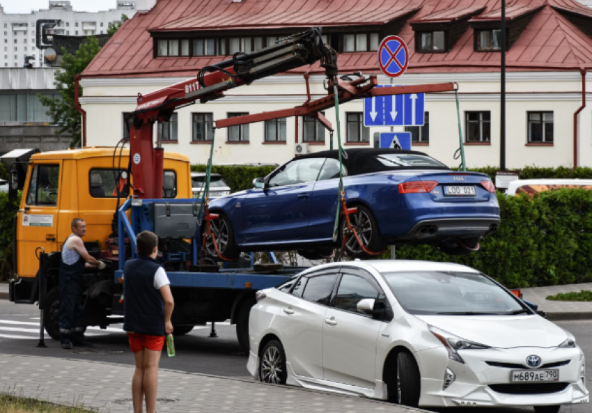 В Молдове упростят эвакуацию брошенных автомобилей