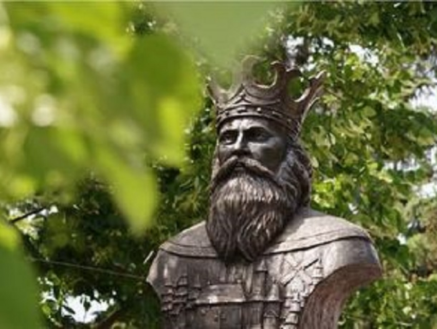 Правительство решило установить уже установленный памятник господарю в Ниспоренах