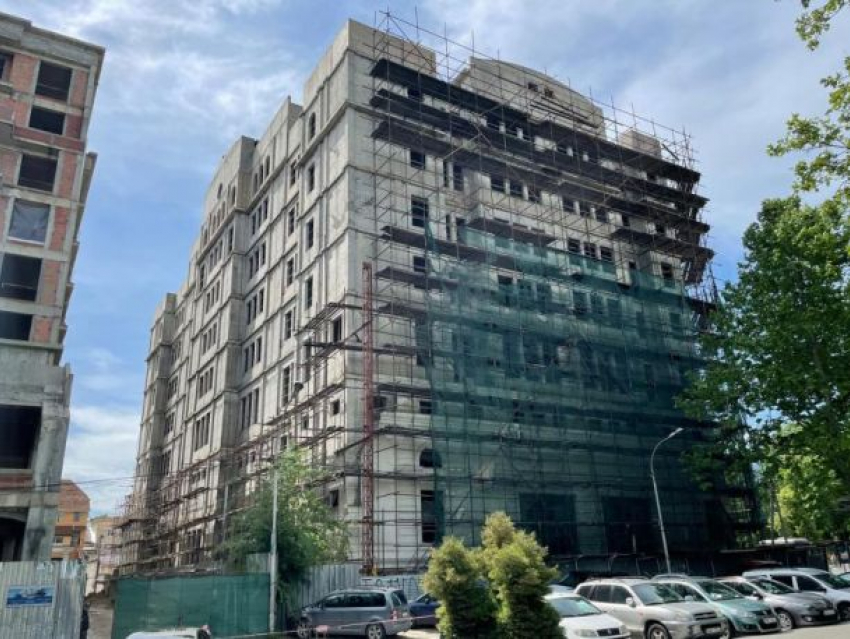 Два принадлежащих миллионеру Стати здания в центре Кишинева продаются за миллионы евро