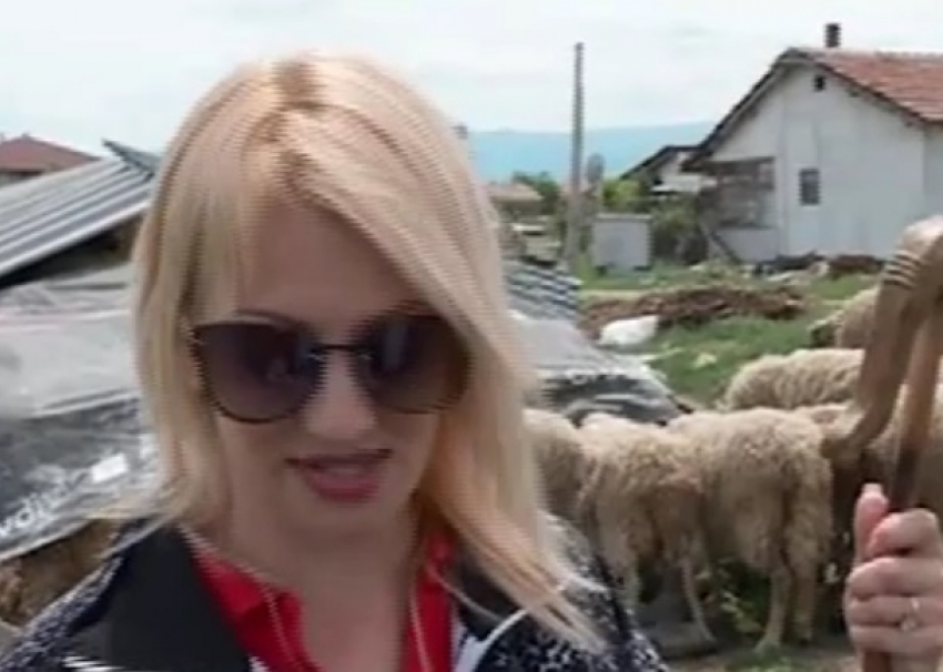 Блондинка, покинувшая Молдову ради любимого мужчины, стала самой красивой пастушкой в мире