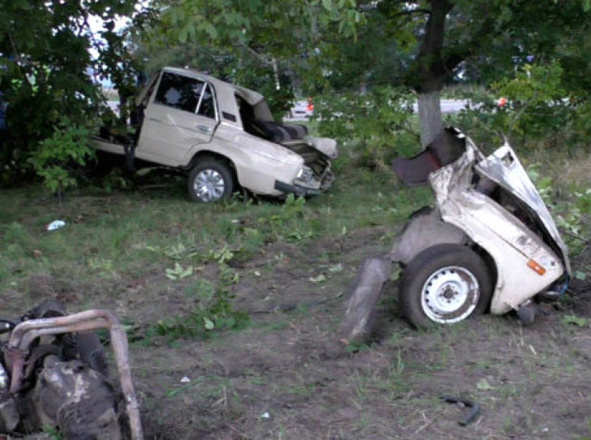 Молодой человек погиб в автомобиле, который разорвало на части в Слободзейском районе