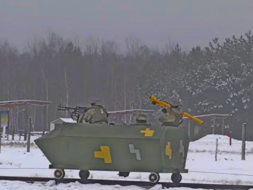 «Гроб на колесиках»: позорную украинскую военную технику высмеяли в соцсетях