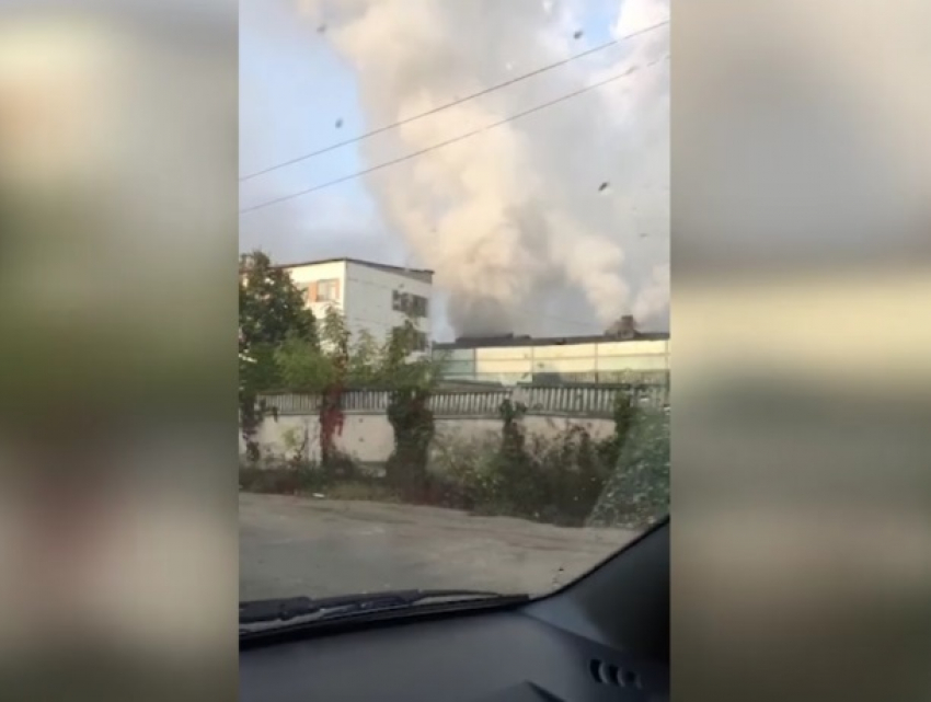 Пожар в Кишиневе - горит склад