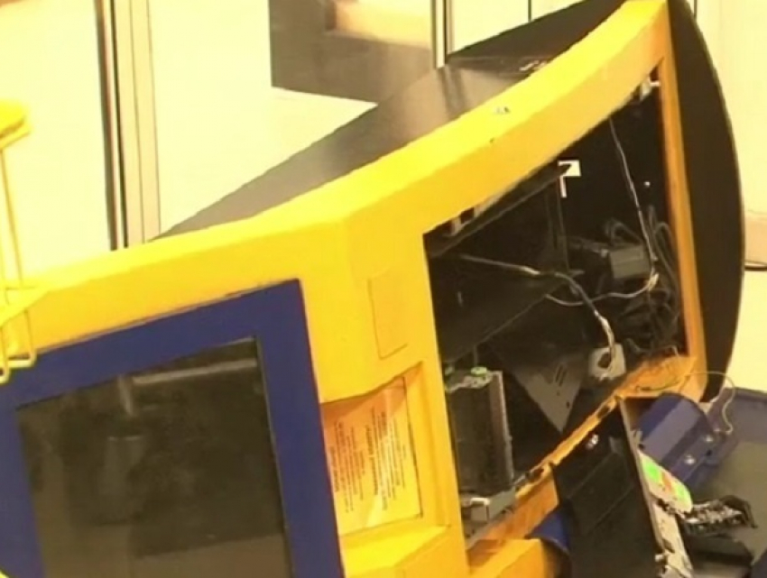 Банда потрошителей платежных терминалов взломала ночью магазин в Кишиневе