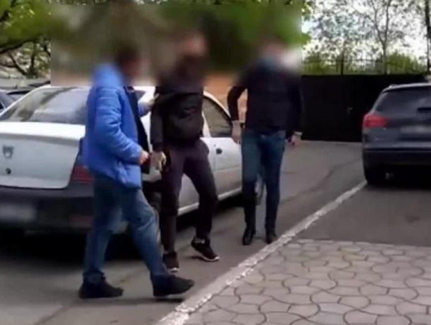 В Кодру женщина пришла помолиться Богу и осталась без автомобиля