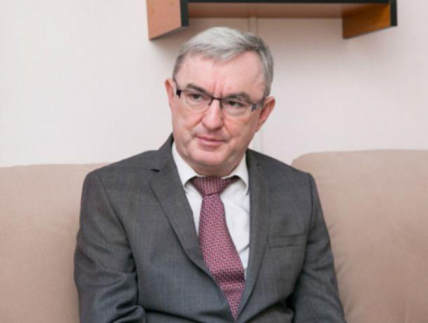 Чешский посол считает, что Молдова не сможет стать мостом между Западом и Востоком, ей надо определиться 