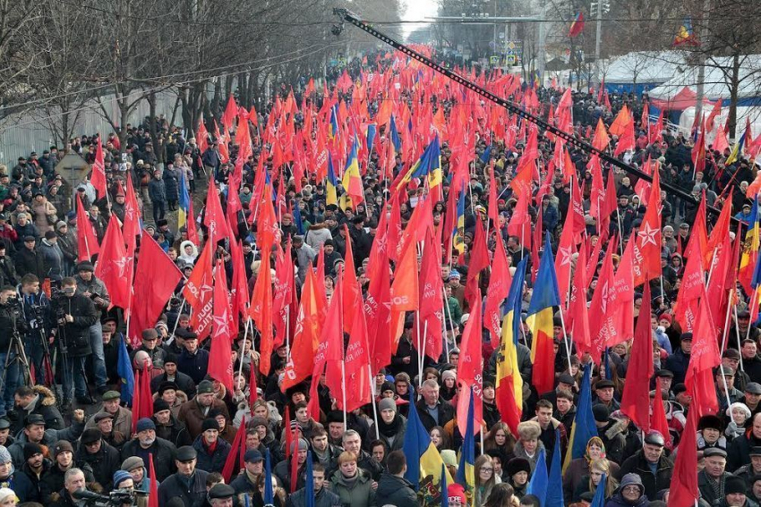 Социалисты созывают общегражданский митинг 