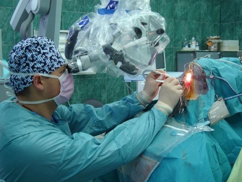 Минздрав прокомментировал возмутительный случай с участием врачей, сделавших ребенку операцию на мозгу