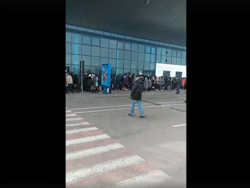 Аэропорт Кишинева: коронавирус для наших людей - пустой звук