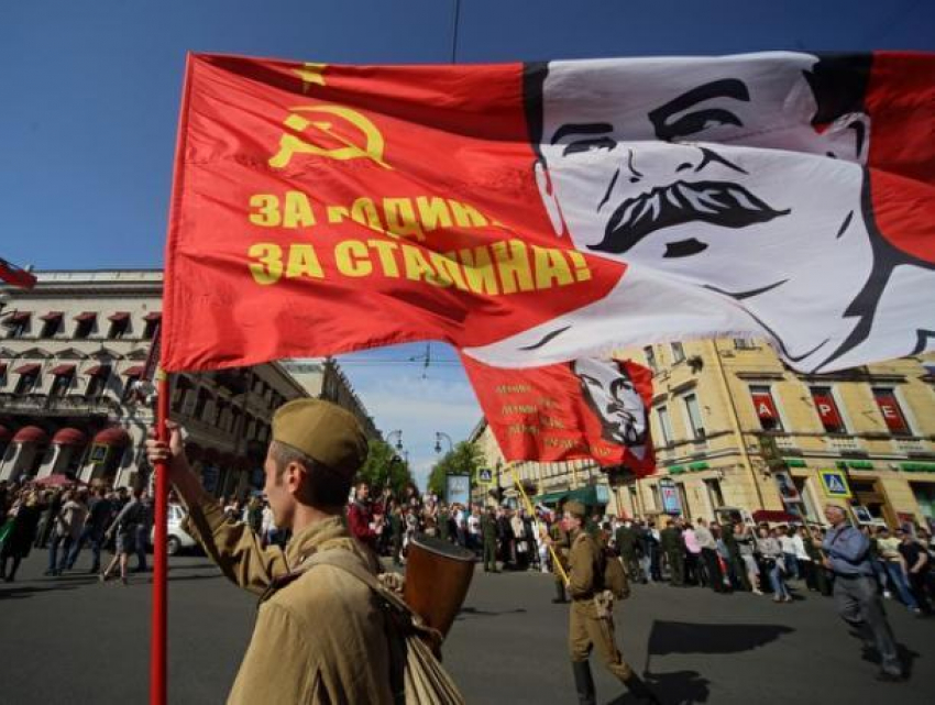 Люди, оправдывающие репрессии Сталина - «моральные уроды», - правнук руководителя СССР
