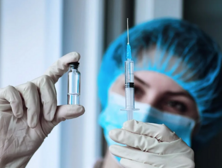Ректор ГУМФ видит спасение в вакцинации