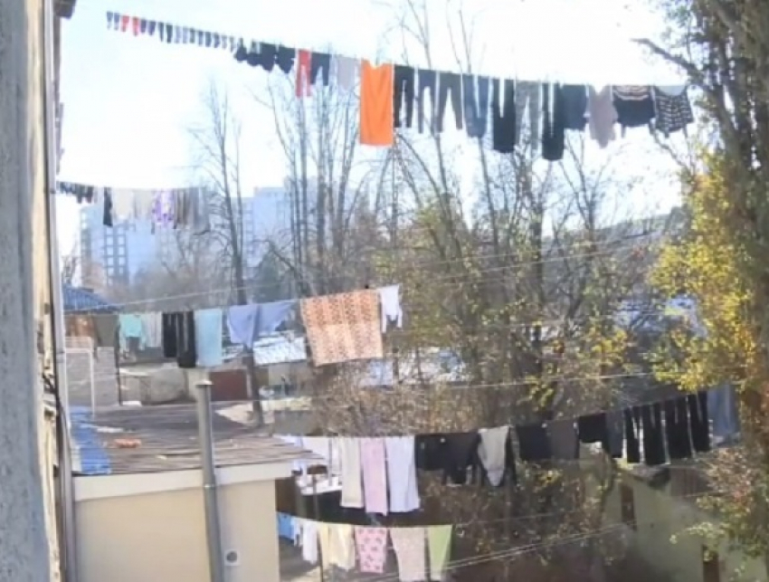 В Кишиневе домохозяйки более 30 лет используют уникальный «ереванский способ» сушки белья