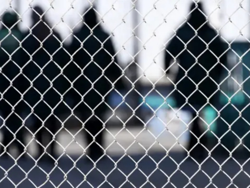 Двое мужчин из Дрокии попали за решетку за торговлю наркотиками