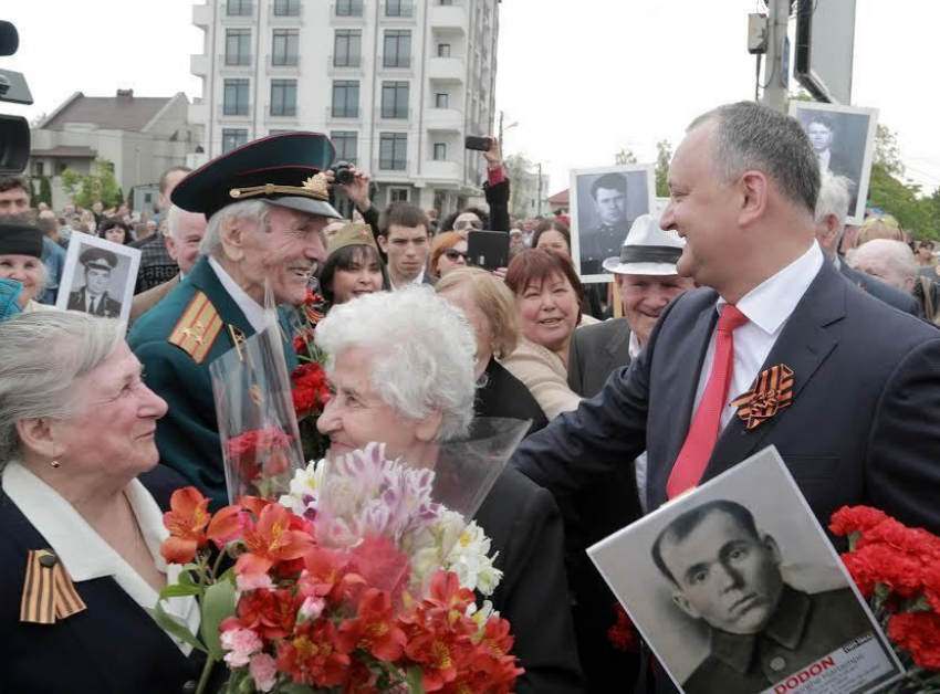 Впервые за последние 10 лет президент Молдовы вместе с ветеранами ВОВ примет участие в Параде Победы в Москве 