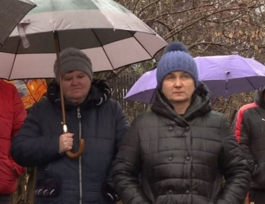 Скандал в Кондрице – жители протестуют у дома местного советника