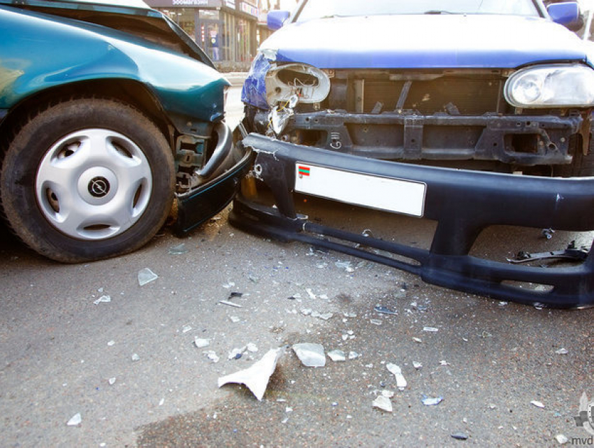 Авария с участием четырех автомобилей произошла в Тирасполе