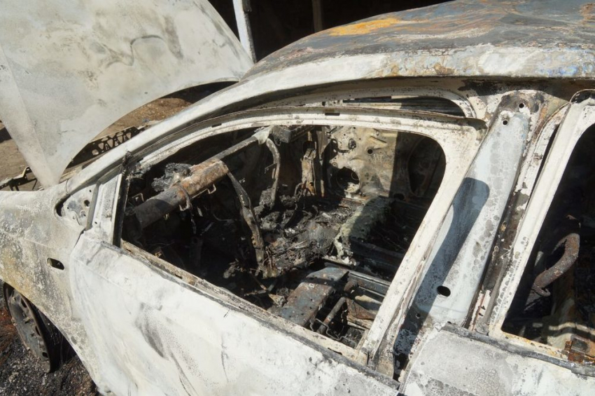 Мужчина сжег машину односельчанина из-за публичного избиения