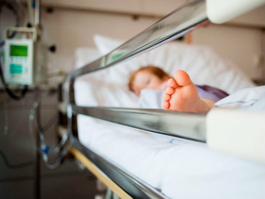 Малыш умер в конвульсиях на глазах отца из-за халатности медиков в Тирасполе