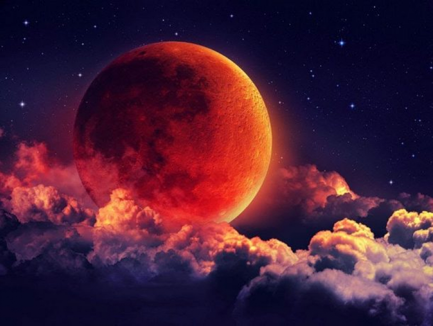 Ночь лунного затмения в Молдове будет ясной: погода на среду