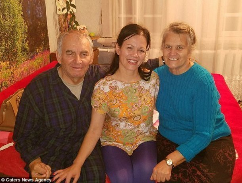 Муж и жена воссоединились с дочерью, которую перепутали в молдавском роддоме 39 лет назад