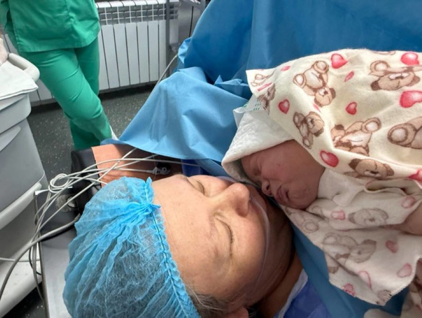 48-летняя женщина из Новых Анен стала мамой в 14-й раз