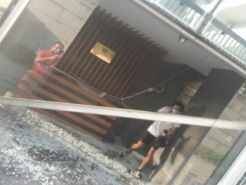 В Бейруте из-за взрыва пострадало консульство Молдовы