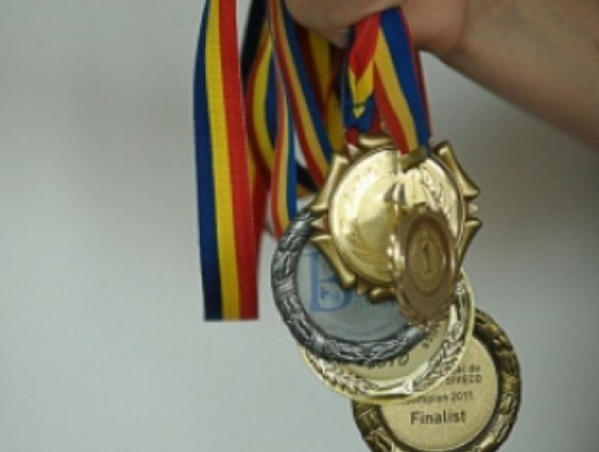Молдавские школьницы завоевали бронзу на Европейской олимпиаде по математике