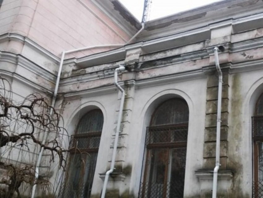 Румынский депутат потребовал найти деньги на ремонт символа унионизма в Кишиневе