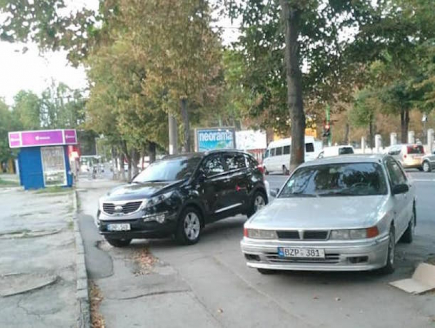 Жительницу Кишинева возмутили «американские горки» на тротуаре