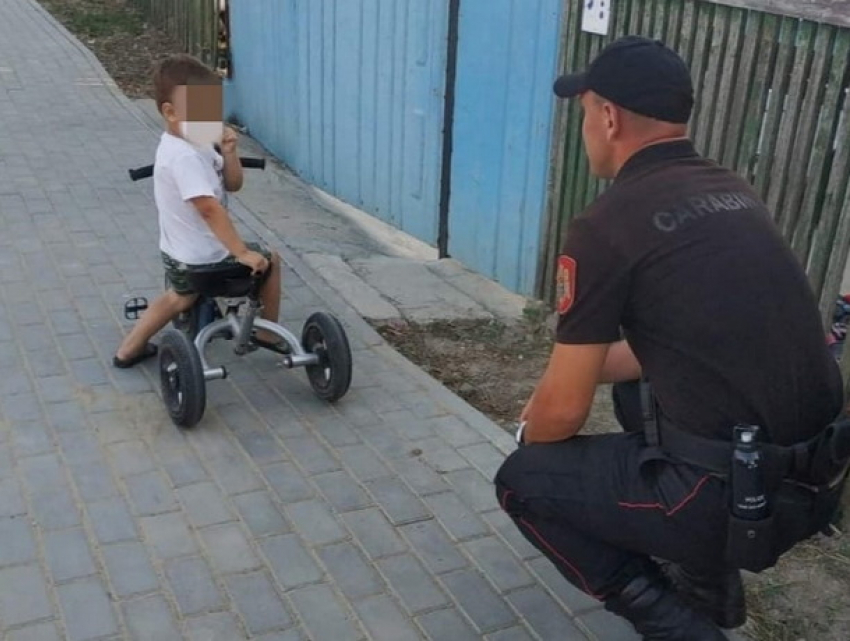 В Комрате ребенок катался на велосипеде и заблудился: ему помогли карабинеры 