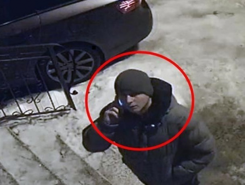 Серийный грабитель кишиневских подъездов попал на видео