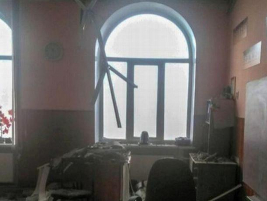 В одной из школ в Бельцах обрушился потолок