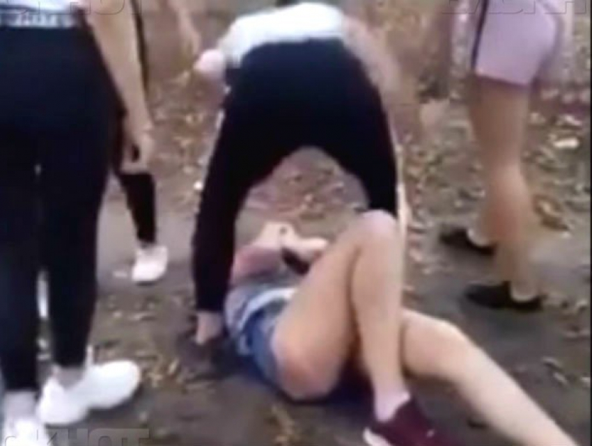 Отец одесской школьницы, жестоко избившей сверстницу из-за «любимого парня», погиб в Донбассе