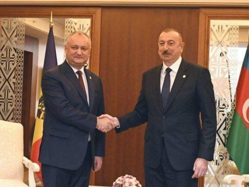 Додон поздравил президента Азербайджана с днем рождения