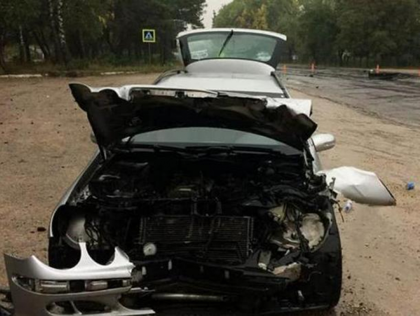 В жуткой аварии в Бричанах получила тяжелые травмы пассажирка автомобиля