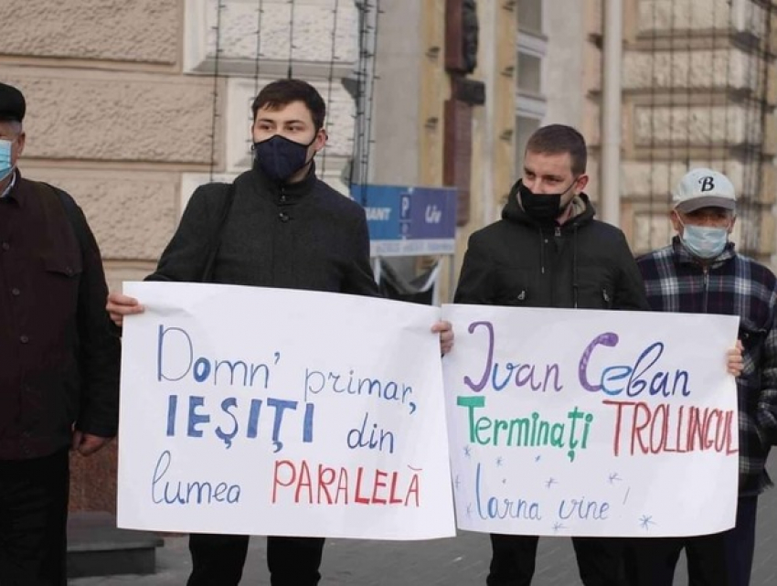 Юмор дня! Сторонники PAS, недовольные ценами на газ, протестовали у здания примэрии Кишинева