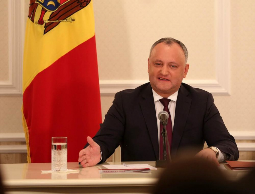 Додон озвучил условие, при котором Бэсеску может вновь получить гражданство Молдовы