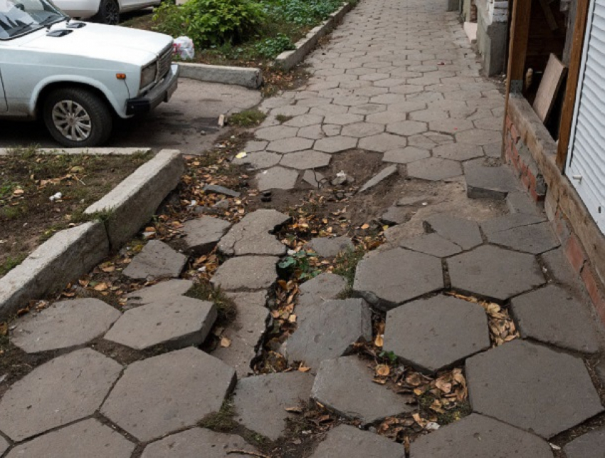 Чиновники назвали две главные причины разрухи на тротуарах Кишинева