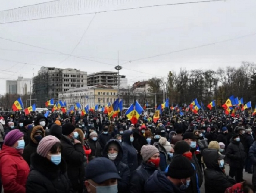PAS-овские телеканалы увеличили количество протестующих в 10 раз