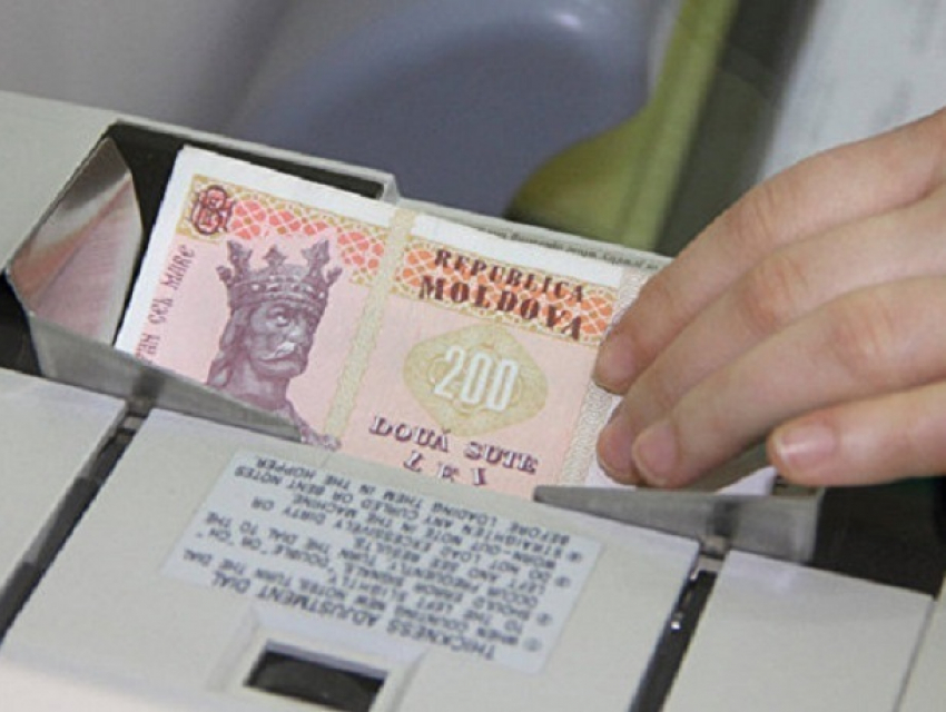 Новыми налогами обложили власти Кишинева такси, авиакассы, автосалоны и торговые точки