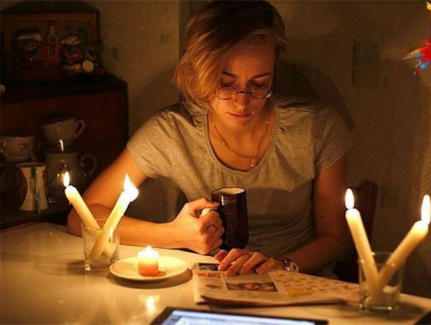 Темная пятница: подача электроэнергии тысячам потребителей в столице и 17 районах Молдовы будет прекращена 