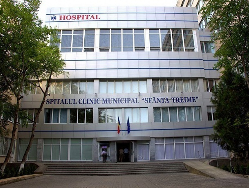 Мужчина выпал из окна больницы в Кишиневе и разбился насмерть 